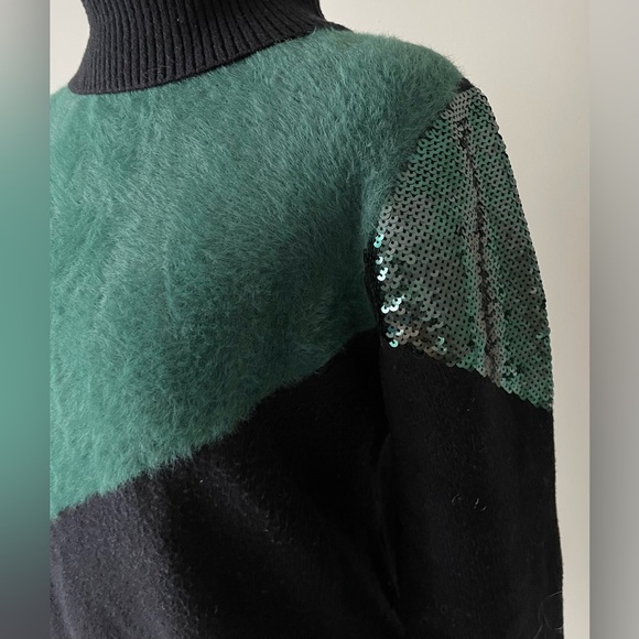 Alfani Black and Green Sequined Long Sleeves knitted Turtleneck Sweater EUC - Picture 4 of 10